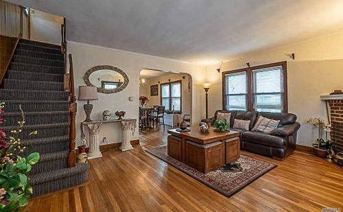 184-48 Grand Central Pkwy, Jamaica, NY 11432-1039