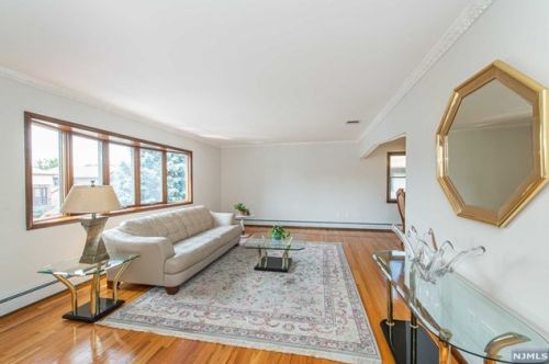 43 Elmhurst St, Elmwood Park NJ  07407-1320 exterior