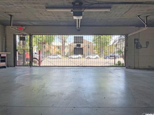 12540 Burbank Blvd, North Hollywood CA  91607-1570 exterior