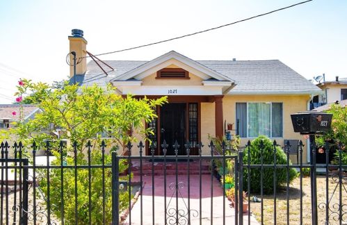 1026 Columbus Ave, Glendale, CA 91202-2318