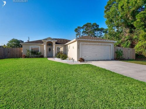 758 Chaloupe Ave, Fort Pierce, FL 34983-2791