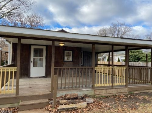617 Mansfield St, Belvidere NJ  07823-1911 exterior