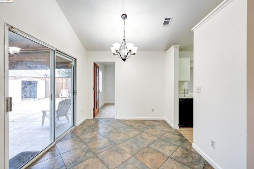 1861 Concannon Dr, Oakley CA  94561-3018 exterior