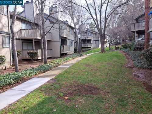 711 Chadwick Ln, West Pittsburg CA  94565-6607 exterior