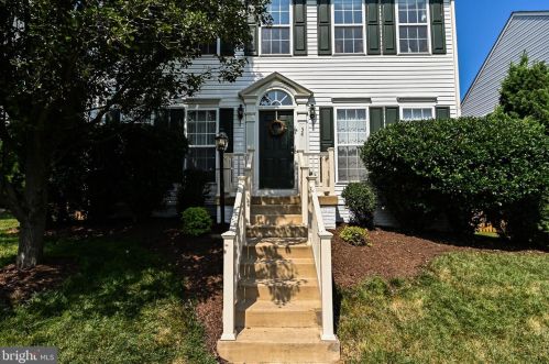 34 Stocks St, Lovettsville VA  20180-8640 exterior