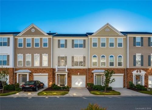 2915 Castleberry Ct, Charlotte, NC 28209-3696