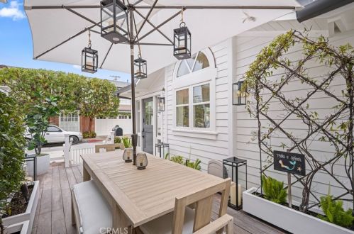 104 Onyx Ave, Newport Beach CA  92662-1208 exterior