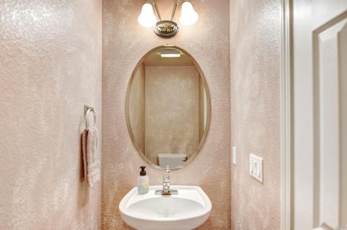 407 Goblet Pl, Windsor CA  95492-6676 exterior