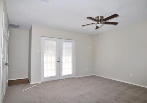 715 Pleasant Manor Ave, Burleson TX  76028-6566 exterior