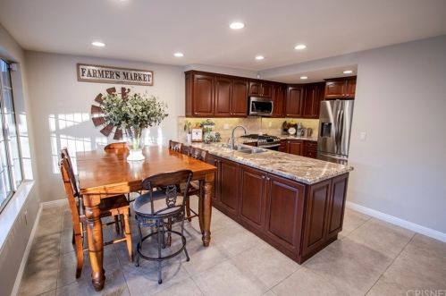 28119 Shelter Cove Dr, Santa Clarita, CA 91350-1847
