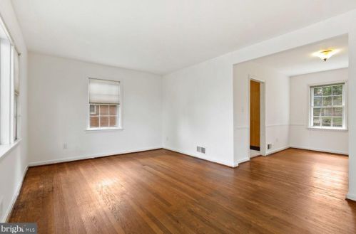 1205 45th Pl, Washington, DC 20019-5714