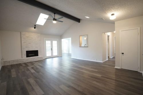 1107 Palm St, Midlothian TX  76063-1823 exterior