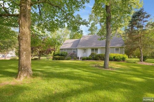 175 Pulis Ave, Franklin Lakes, NJ 07417-2022