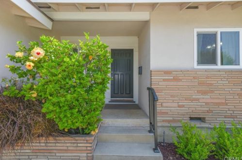 2238 Carfax Ave, Long Beach, CA 90815-2204