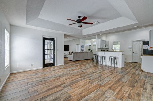 912 Paar Dr, Fort Pierce FL  34953-5623 exterior