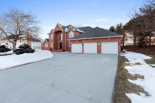 331 Arbor Ln, Green Bay, WI 54301-1648