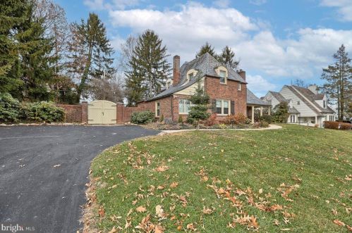 2910 Cumberland Blvd, Camp Hill, PA 17011-2820