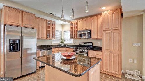 7127 Roosevelt Ave, Falls Church VA  22042-1623 exterior