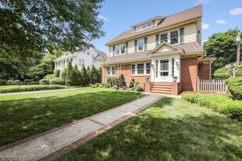 358 Grove St, Montclair, NJ 07043-1705