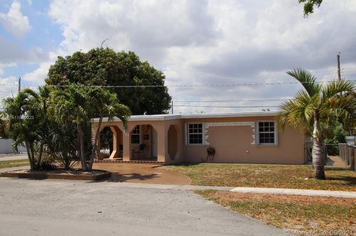 261 38th St, Hialeah, FL 33012-4353