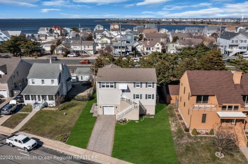 316 Sunset Dr, Pelican Island NJ  08751-2225 exterior