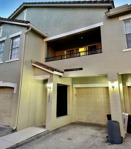 1602 Belmont Pl, Boynton Beach FL  33436-7840 exterior