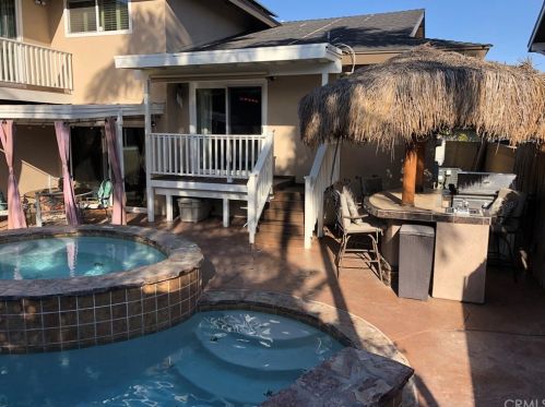 3281 Julian Ave, Long Beach, CA 90808-4449