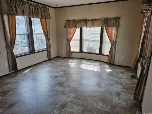 1964 River Rd, Baiting Hollow NY  11933-1616 exterior