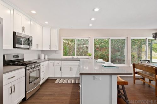 11430 Westonhill Dr, San Diego CA 92126-1461 exterior