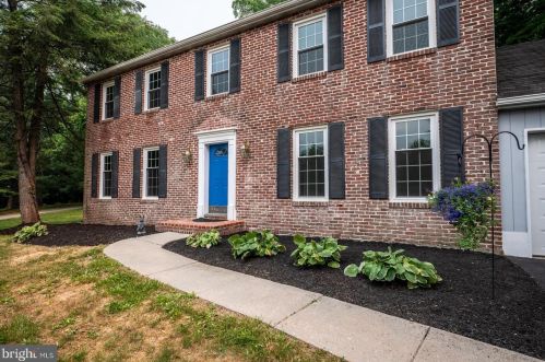 1528 Canterbury Ln, Berwyn, PA 19312-1957