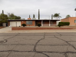 8947 Millett Dr, Tucson, AZ 85710-6245