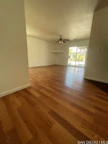 5612 Mckee Rd, Bakersfield, CA 93313-5292