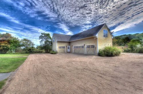 146 Shr Rd, Mount Sinai NY  11766-1237 exterior