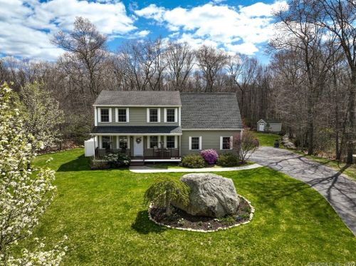 242 Great Brook Rd, Groton, CT 06340-7712