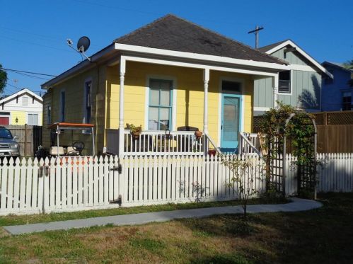 1317 25th St, Galveston, TX 77550-4541