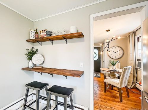 70 Ellsworth Dr, Bloomfield CT  06002-2845 exterior