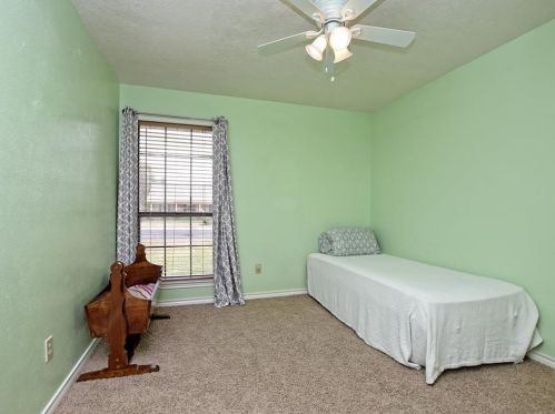 405 Rockmoor Dr, Georgetown TX 78628-8841 exterior