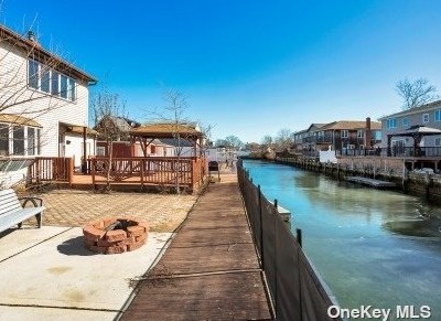 15 Bay St, North Bellmore, NY 11710-3802