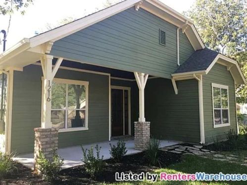 1216 Forest St, Georgetown TX  78626-6719 exterior