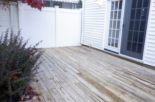 118 Barwick St, Floral Park NY  11001-1313 exterior