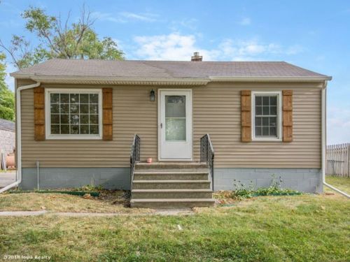 202 Iowa Ave, Indianola, IA 50125-1353