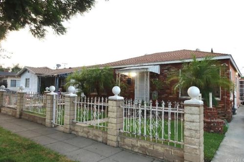 3949 Virginia St, Lynwood, CA 90262-4452