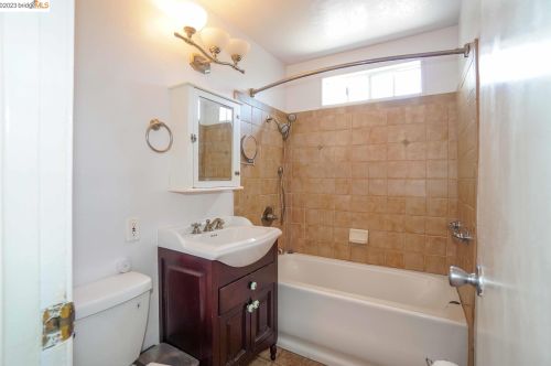 2322 Olinda Ct, Pinole CA  exterior