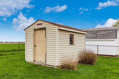 391 Waverly Ave, Washington Ch OH  43160-2464 exterior