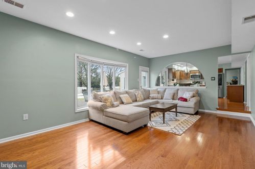 770 Dawes Dr, Yardley PA 19067-4335 exterior