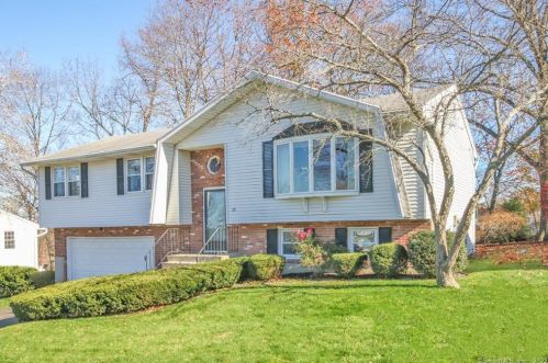 28 White Birch Dr, Waterbury, CT 06708-2128