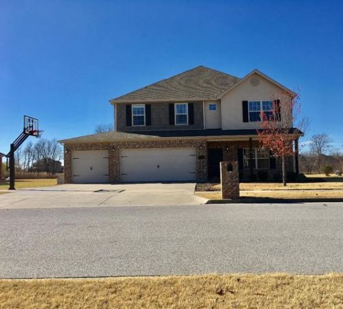 11773 Creek Ln, Fayetteville, AR 72730-9564