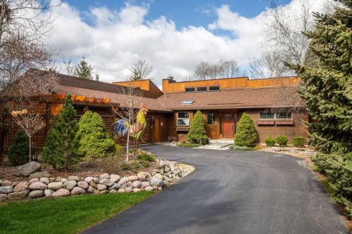 11615 Grace Ct, Thiensville, WI 53092-2775