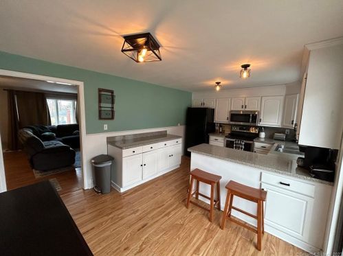 36 Debra Ln, Bristol CT  06010-2724 exterior