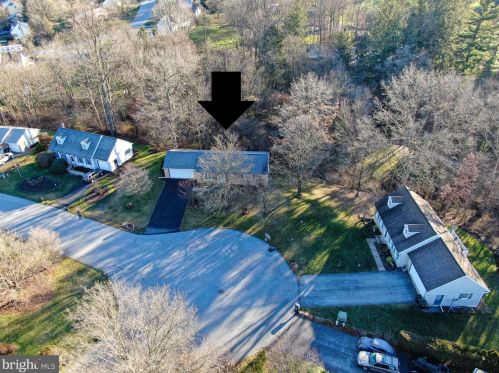 911 Maurice Cir, Schoeneck, PA 17578-9619